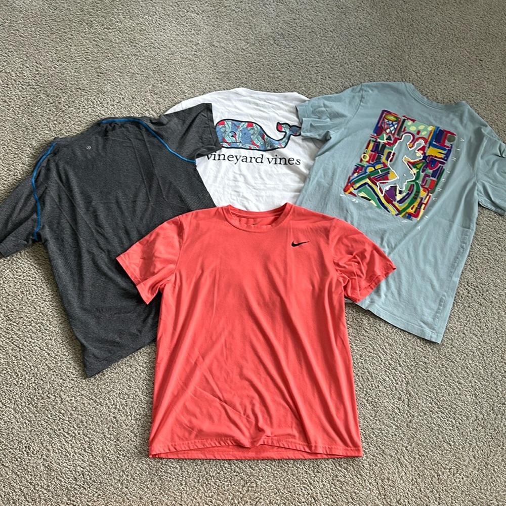 Lot of 4 Men’s large Tshirts